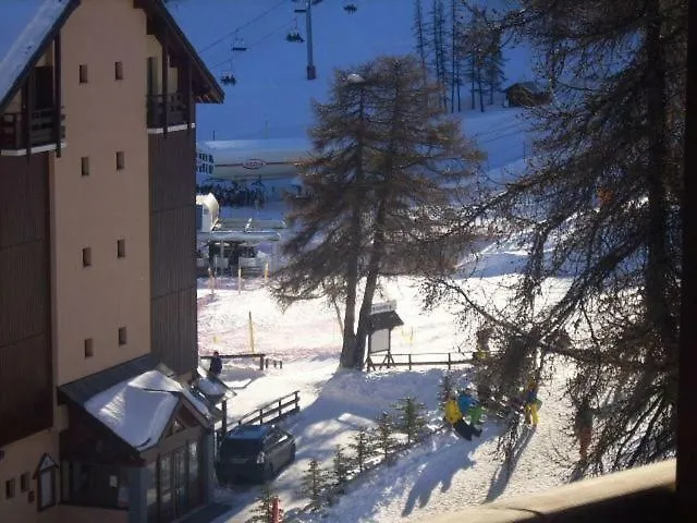 Appart 4 P Pied Des Pistes Risoul 1850 contacts